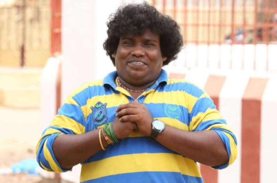 Yogi Babu left the temple fast as the public gathered