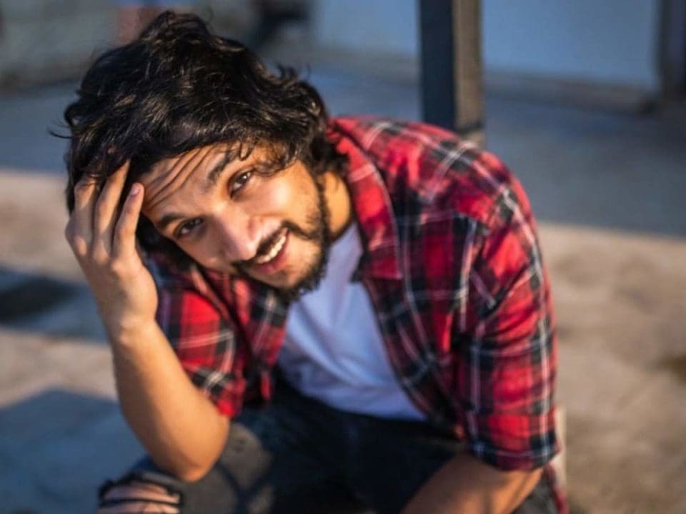 famous actress daughter paired with Gautham Karthik