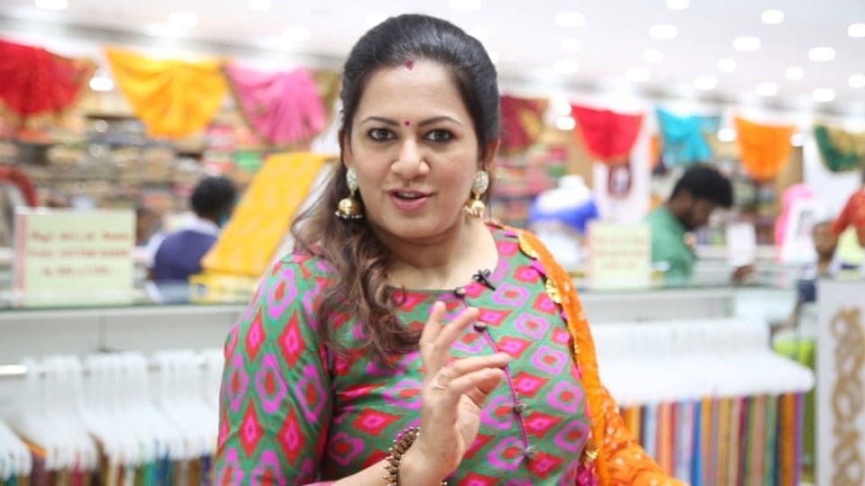Biggboss Archana Shopping at Velavan Stores