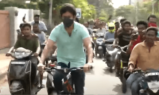Actor Vijay came to Chennai Neelankarai on a bicycle and cast his vote