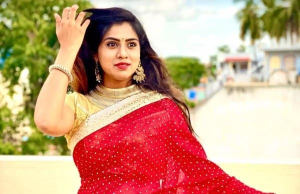 Former Bigg Boss contestant Chaitra Kotoor attempts suicide