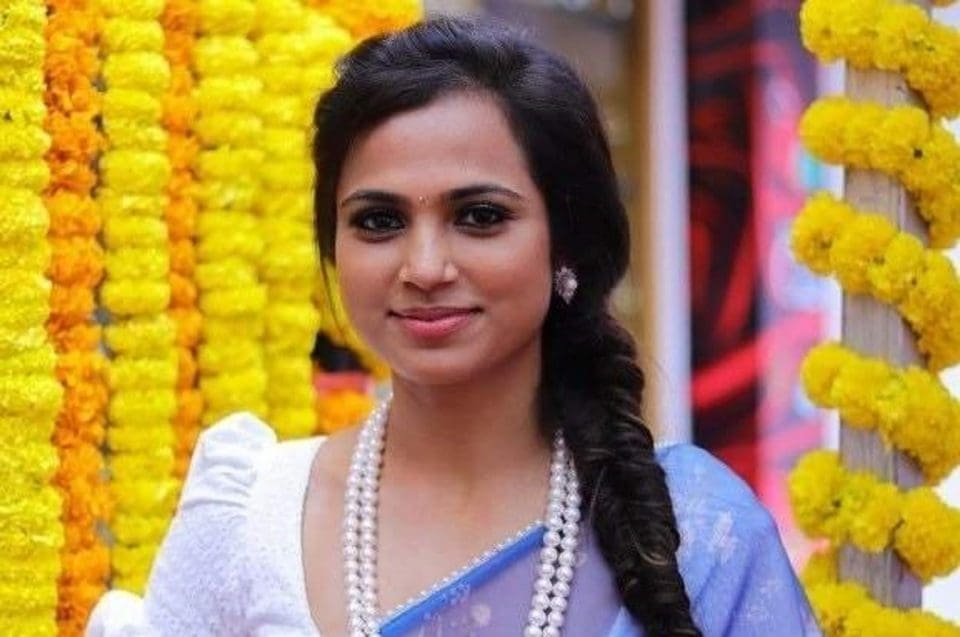 Ramya Pandian brother question