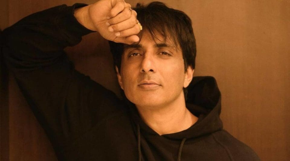 CSK player who ran out of oxygen - sonu sood organized in the ten minute