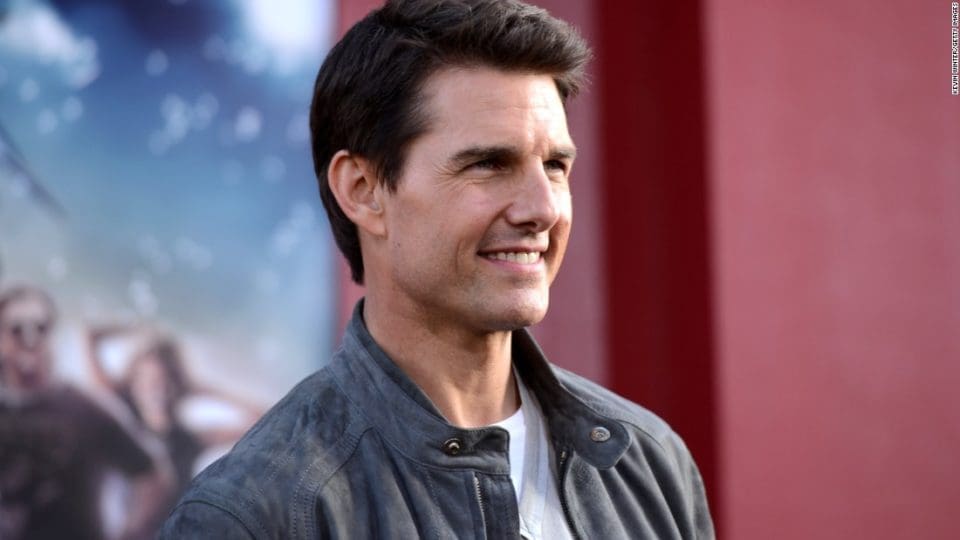 Tom Cruise returns Golden Globes Awards