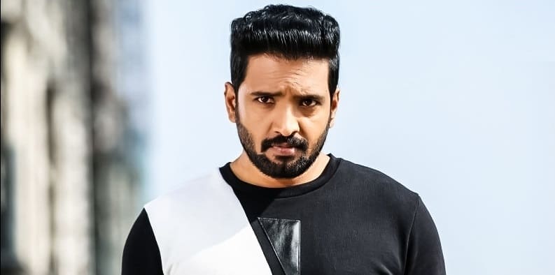 Santhanam in Telugu remake film