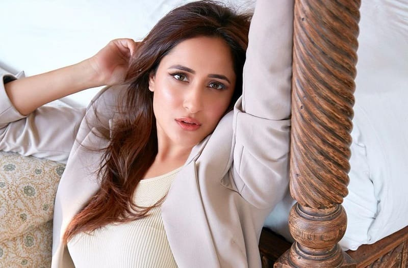 Corona attacked the famous actress for the 2nd time