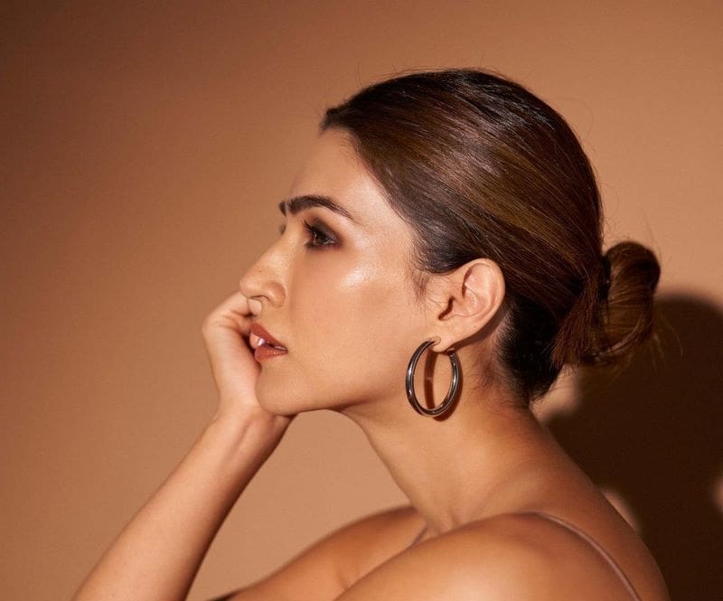 Actress Kriti Sanon Cute Photos
