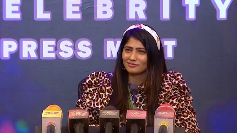 Julie Post After Bigg Boss Ultimate