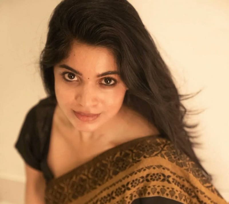 Actress Divya Bharathi Latest Photos