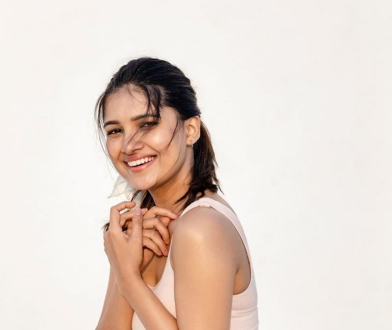 Actress Vani Bhojan Latest Photos