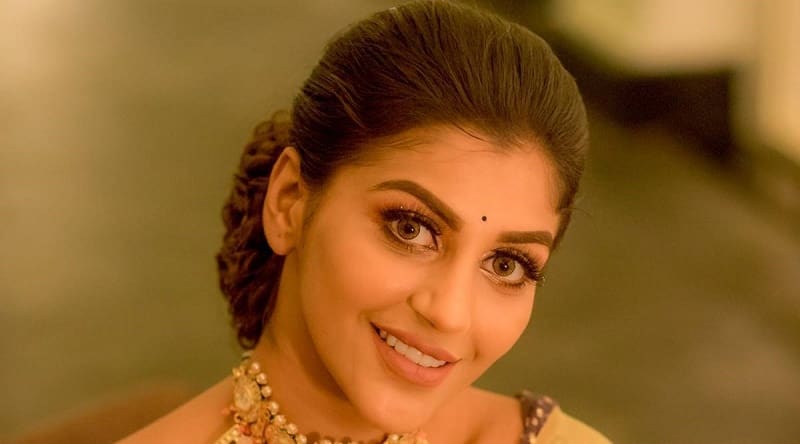 Yashika Anand in Crying Viral Video