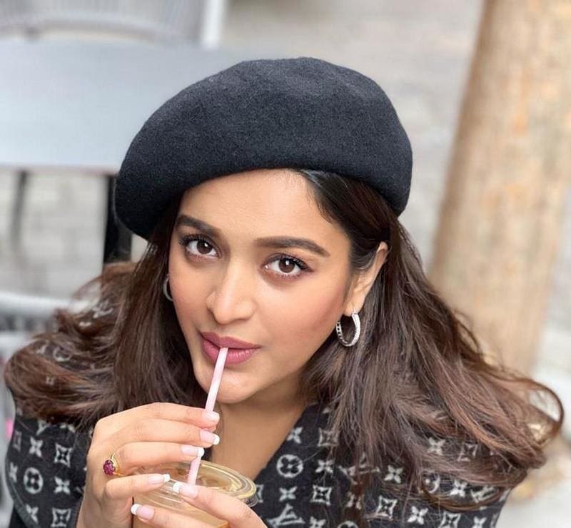 Actress Nidhhi Agerwal Latest Photos