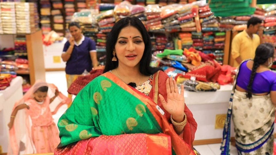 reshma shopping with velavan stores