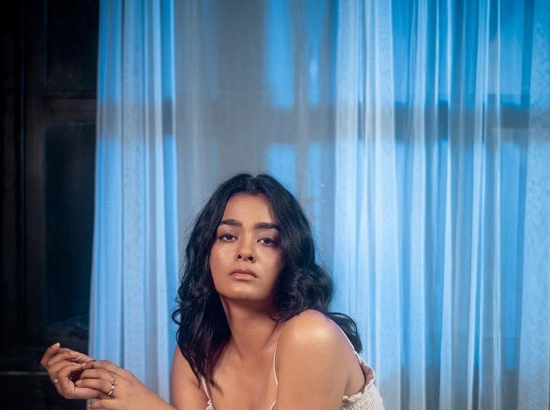 Actress Gayathrie Latest Photos