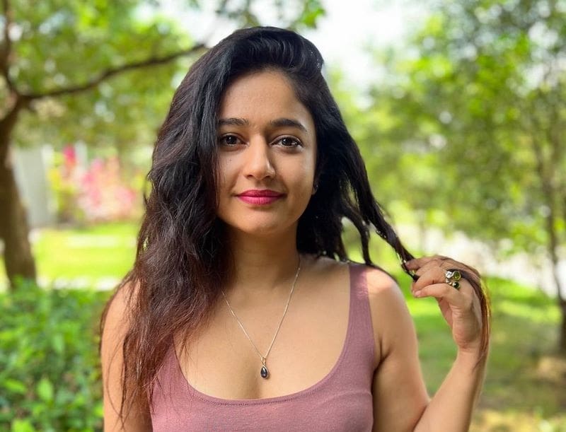 Actress Poonam Bajwa Latest Photos