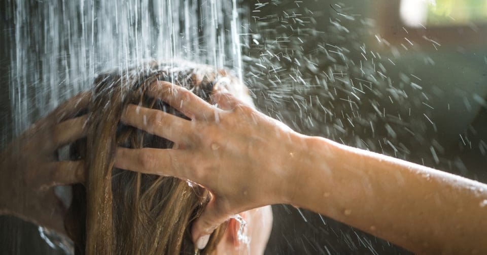 many benefits of taking a bath at night