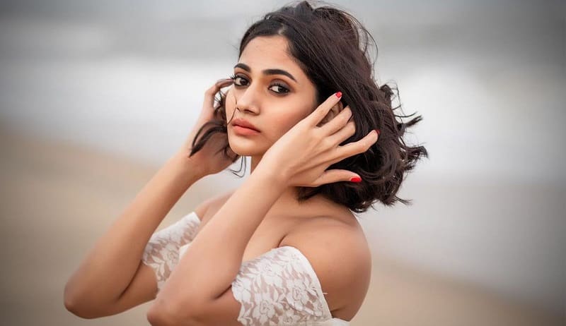 actress losliya mariyanesan latest photos