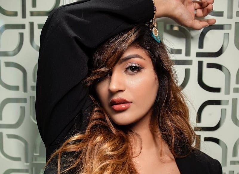 Actress Yashika Aannand Latest Photos