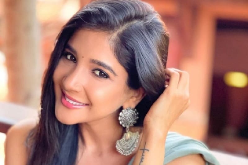 Sakshi Agarwal in latest Hot Glamour Photos
