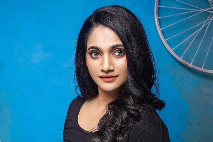 losliya-latest-insta-post update
