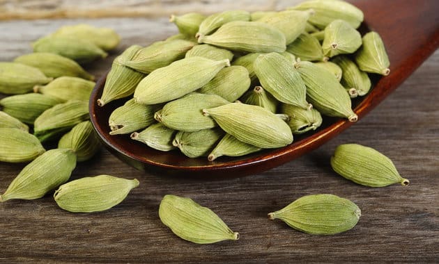 Benefits of Cardamom Water