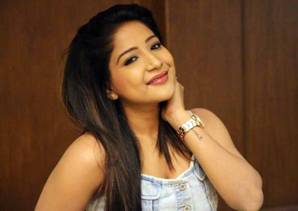 sakshi-agarwal-latest-hot-video,sakshi-agarwal