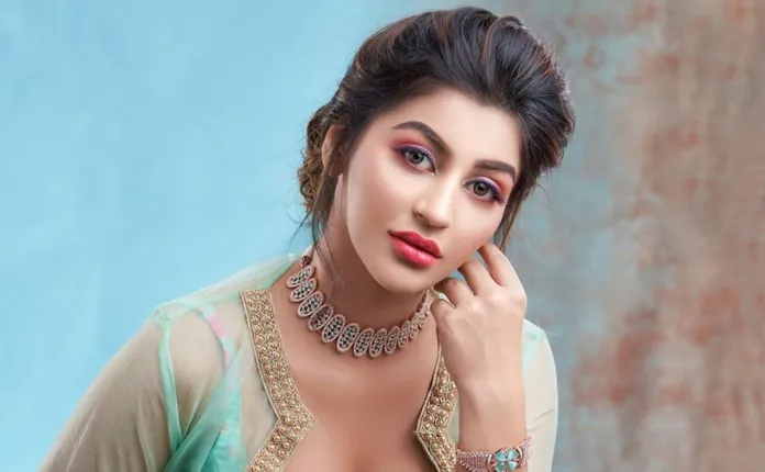 yashika-anand-in-glamour-tatoo-photos viral