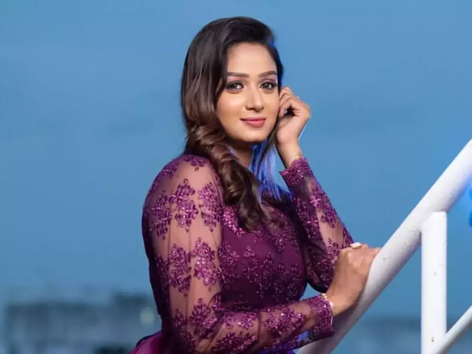 riya-viswanathan-in-new-serial