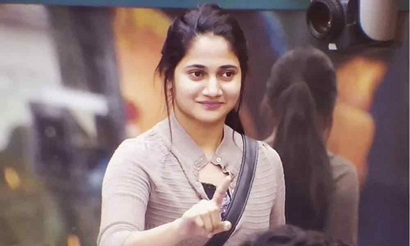 Actress Losliya Latest photos viral
