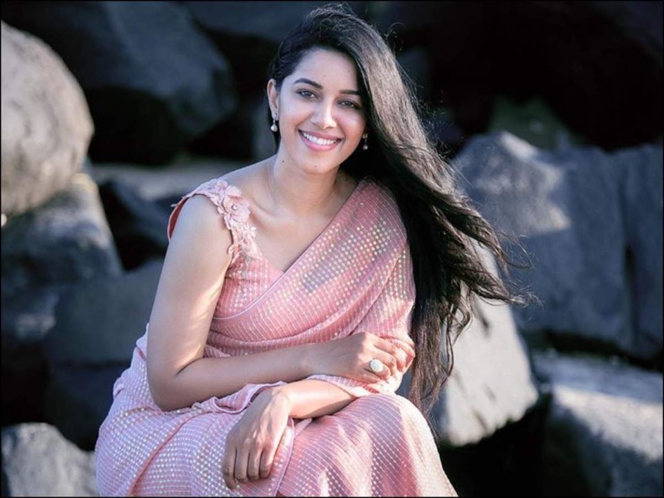 actress mirnalini-ravi-latest-photos