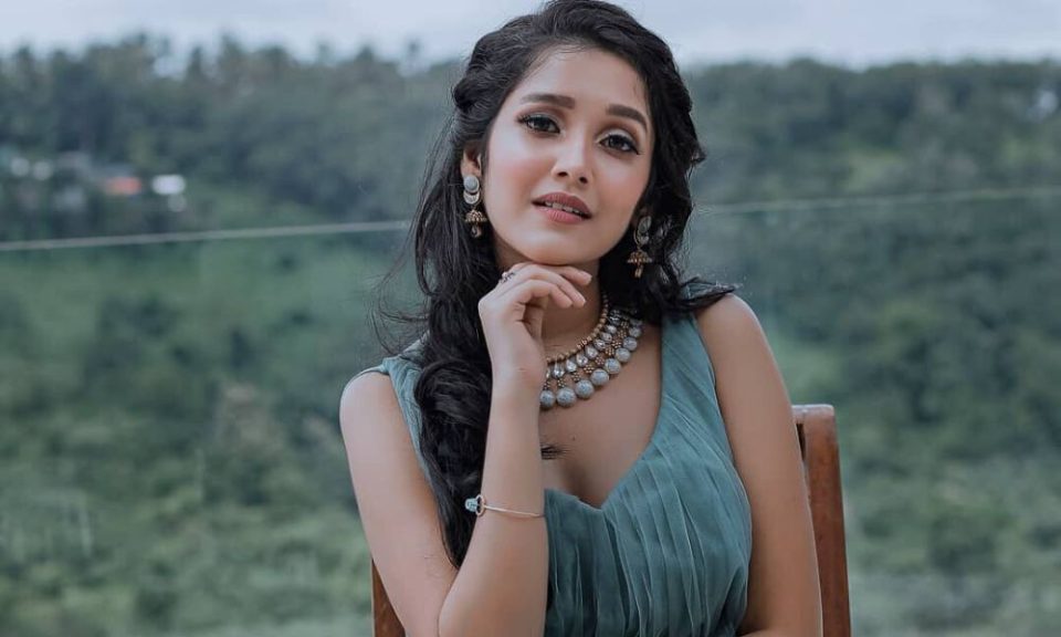 anikha-surendran-latest-pictures viral