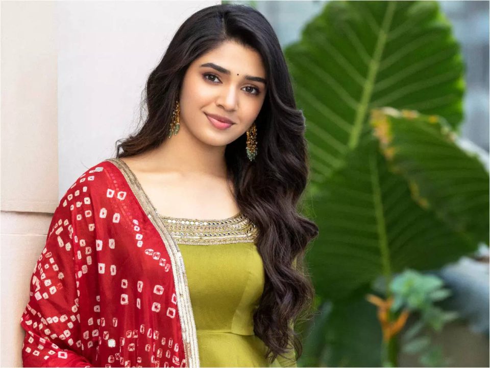 Actress KrithiShetty new look stills