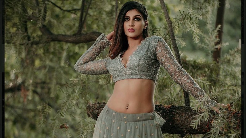 actress yashika aannand latest photos