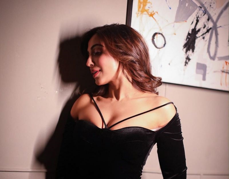 Actress ParvatiNair Latest Photos