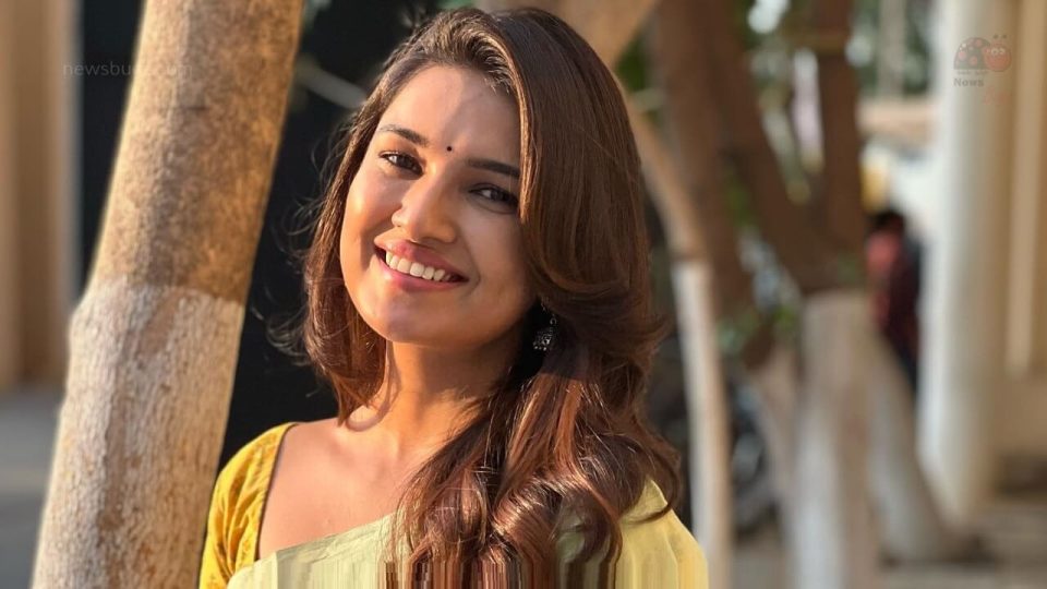 actress vani-bhojan-recent-picture-in-saree