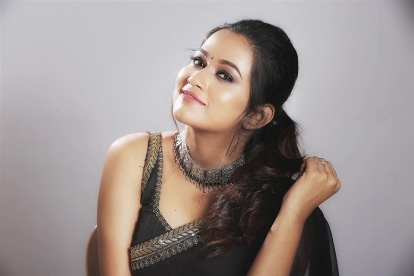 actress-kavya-arivumani-latest-workout-video viral