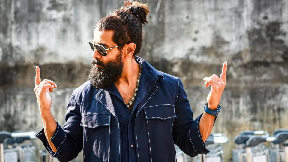 thangalaan movie 3 shades vikram photos update