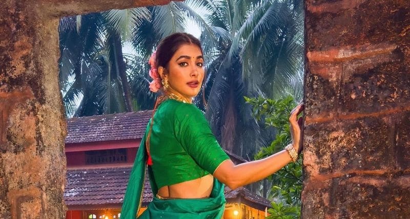 Actress PoojaHegde Latest Photos