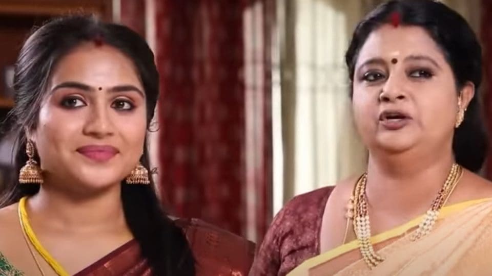 Sirakadikka Aasai Rohini in Real Husband Photos viral