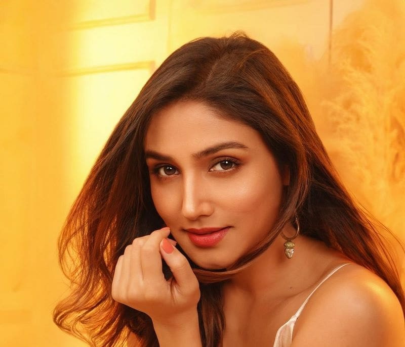 Actress DonalBishth Latest Photos