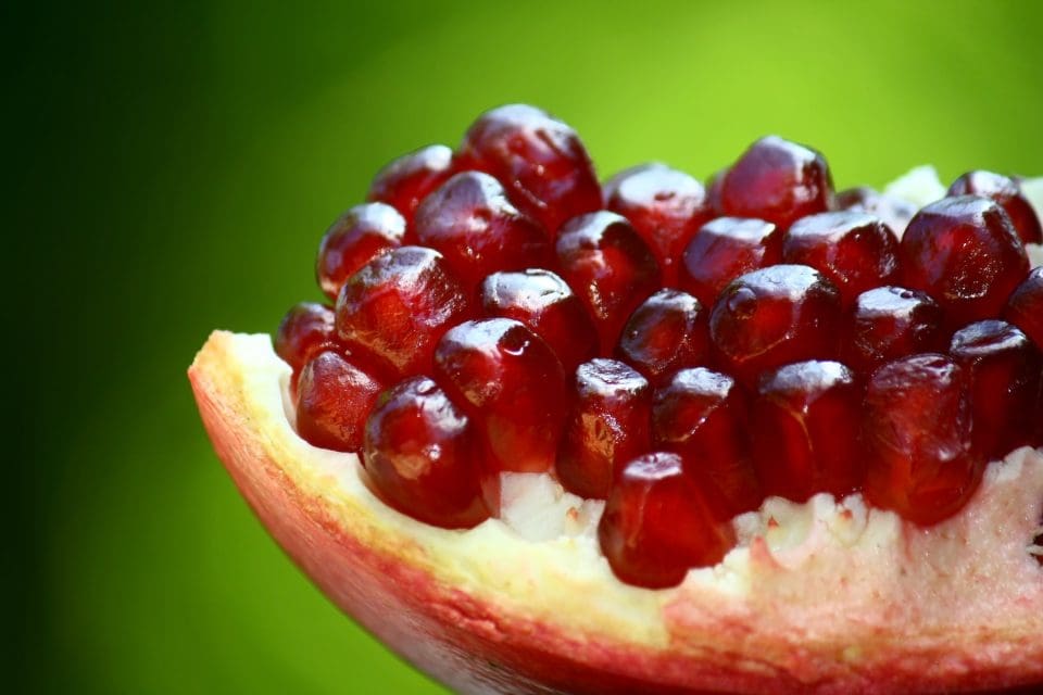 Side effects of eating too much pomegranate fruit