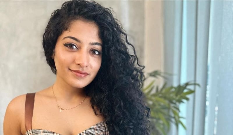Actress AnjaliNair Latest Photos