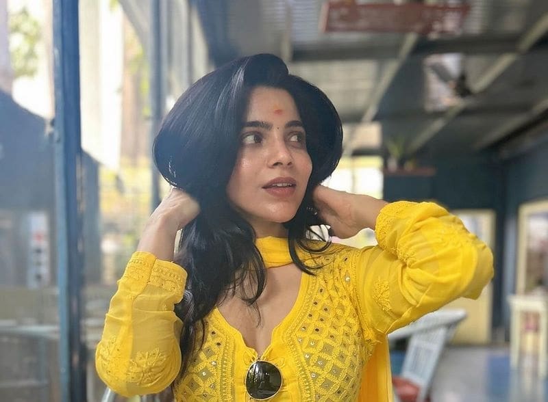 Actress DivyaBharathi Latest Photos
