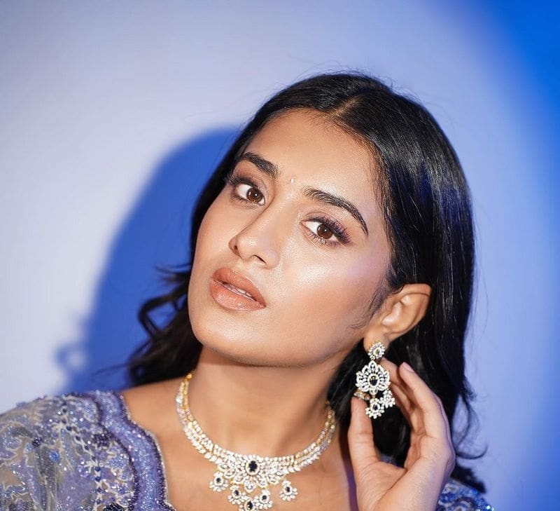 Actress RashiSingh Latest Photos