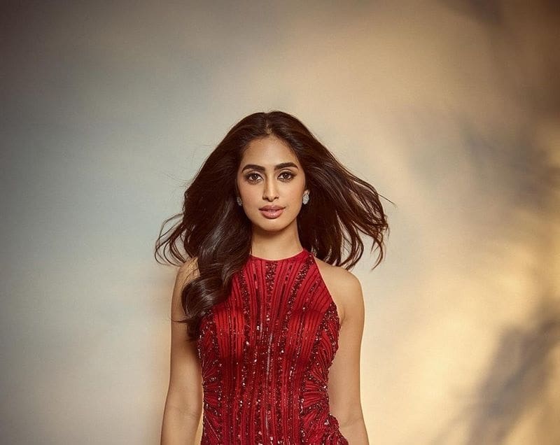 Actress SiniShetty Latest Photos
