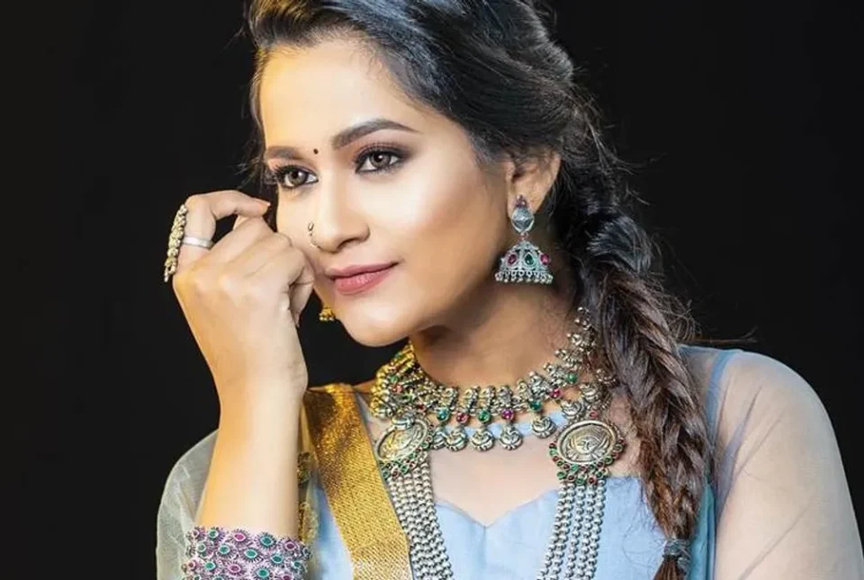 kavya-arivumani-in latest glamour-photos