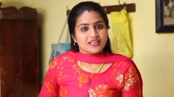 Sirakadikka Aasai Rohini in Family Photos viral