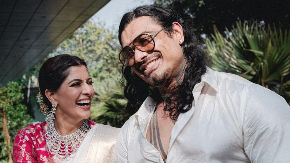 actress varalaxmi-sarathkumar-tour-with-husband