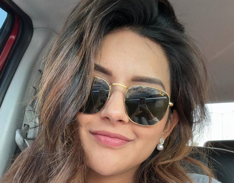 Actress MahimaNambiyar Latest Photos