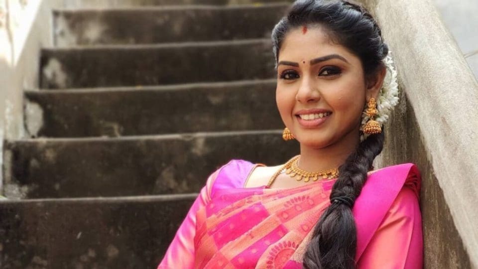 Pandian Stores Meena in White Dress photos